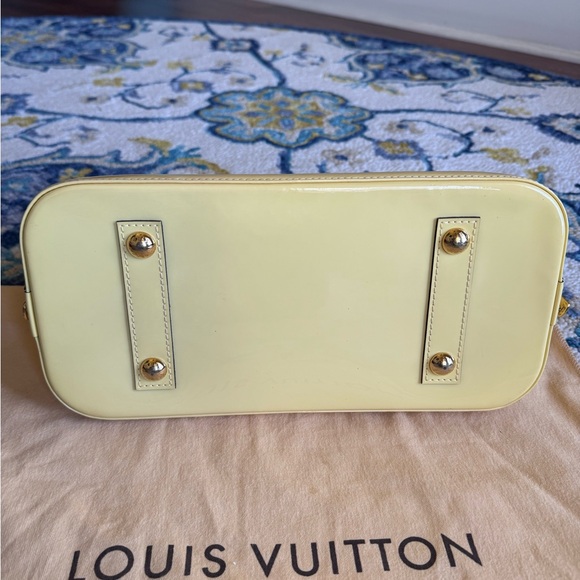 Authentic Louis Vuitton Alma Citrine Bag. - Picture 11 of 15